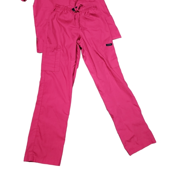 Pink XS Scrub Set - Picture 4 of 13